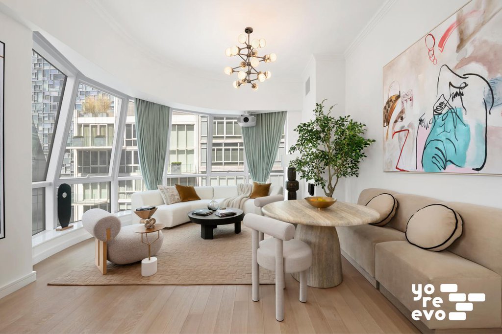 515 West 18th Street, Unit 911