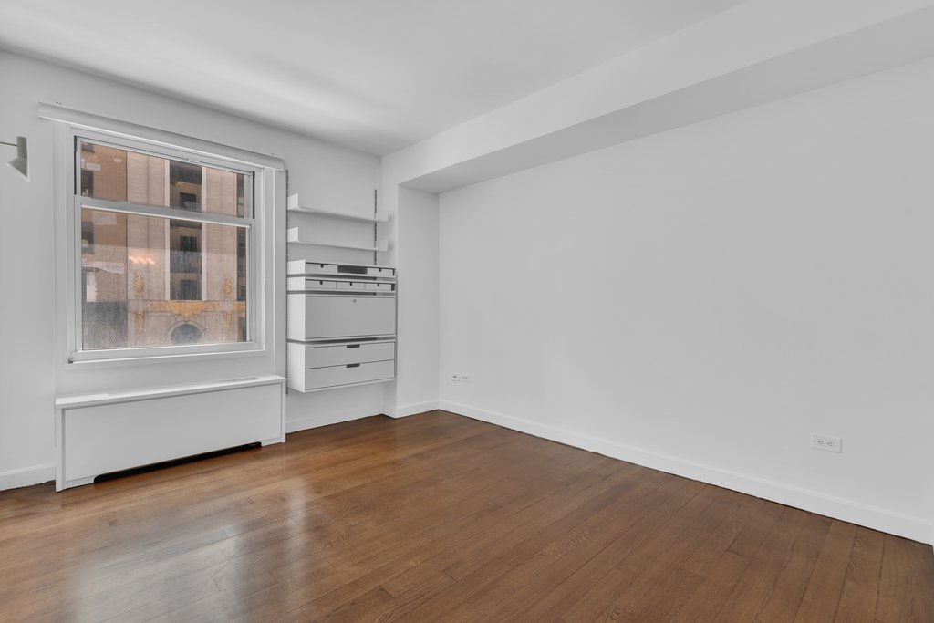 100 West 58th Street, Unit 4C photo 6