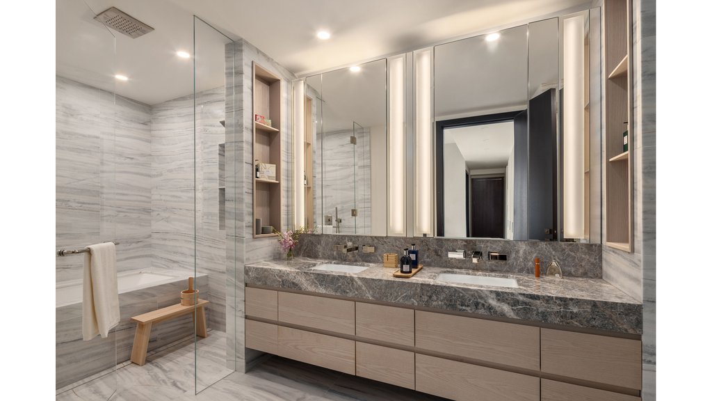 125 Greenwich Street, Unit 34D