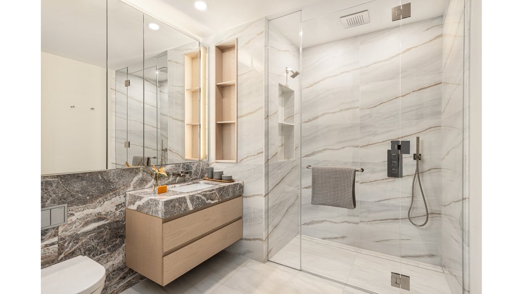 125 Greenwich Street, Unit 34D photo 11