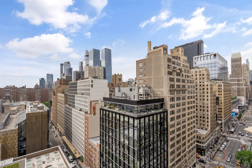 315 Seventh Avenue, Unit 17C photo 2