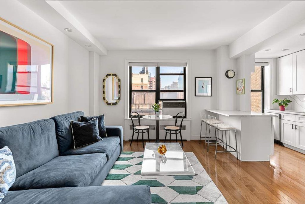 161 West 16th Street, Unit 10J