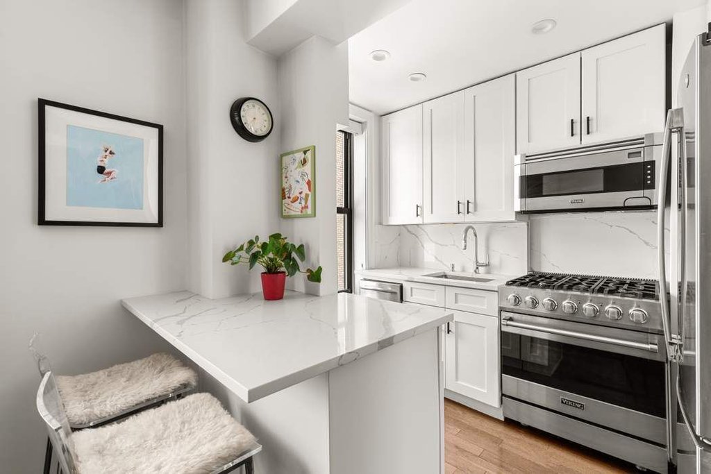 161 West 16th Street, Unit 10J photo 2