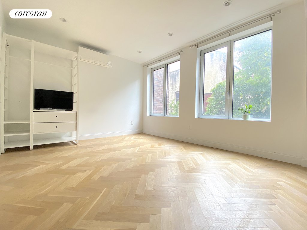 531 Vanderbilt Avenue, Unit 3C photo 2