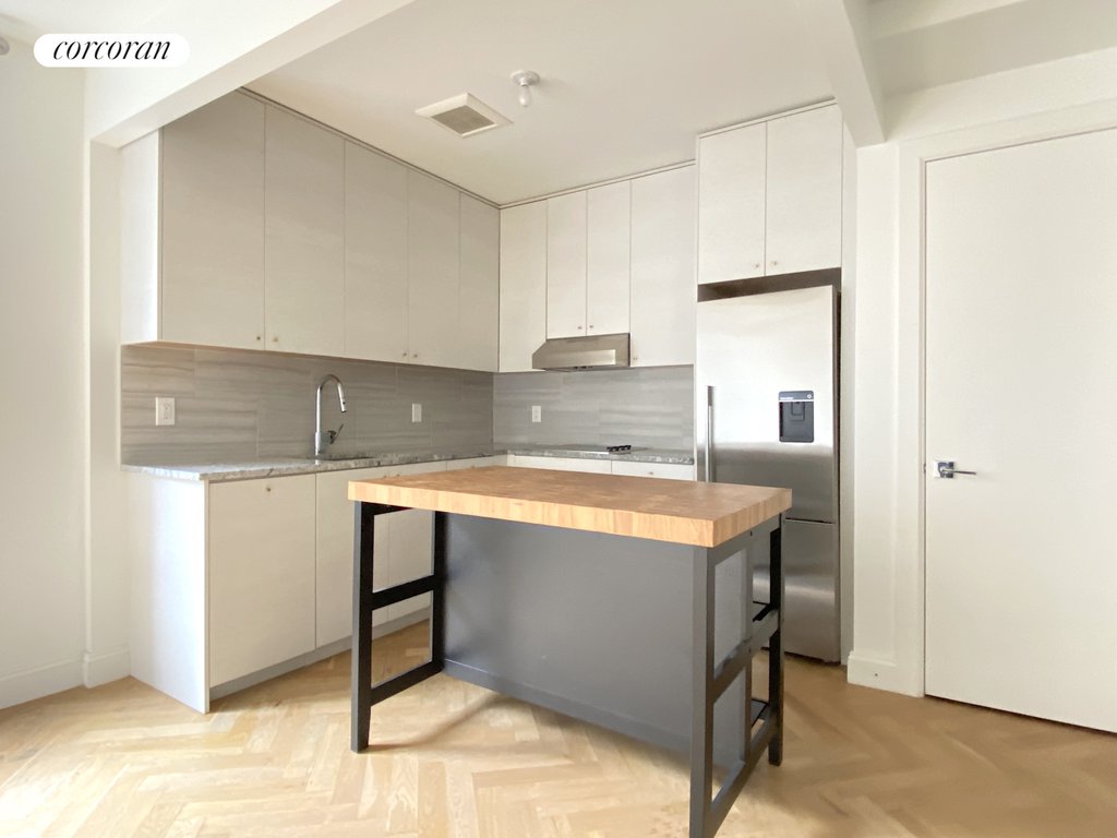 531 Vanderbilt Avenue, Unit 3C photo 3