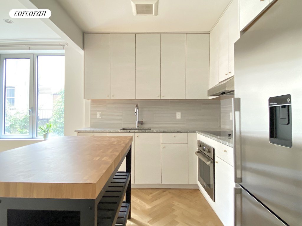 531 Vanderbilt Avenue, Unit 3C photo 4