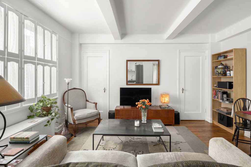 211 East 35th Street, Unit 9D photo 3