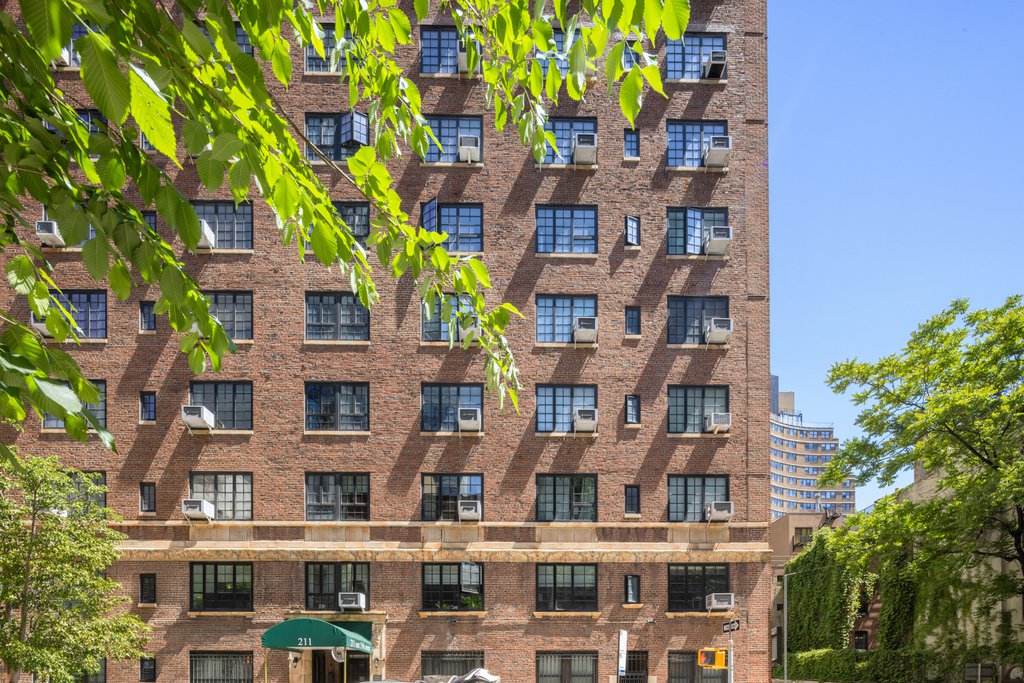211 East 35th Street, Unit 9D photo 11