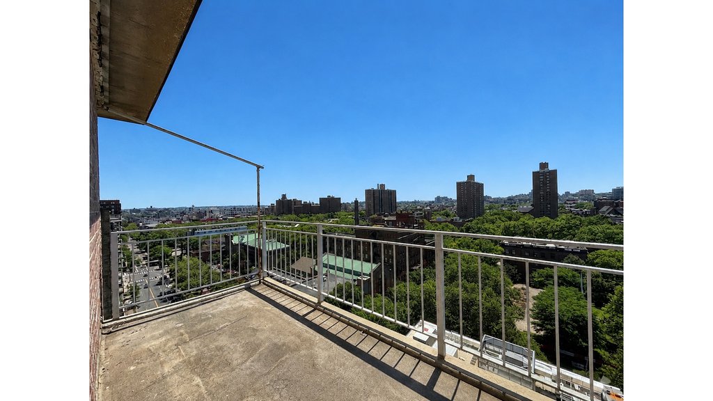 185 Hall Street, Unit 1704 photo 7