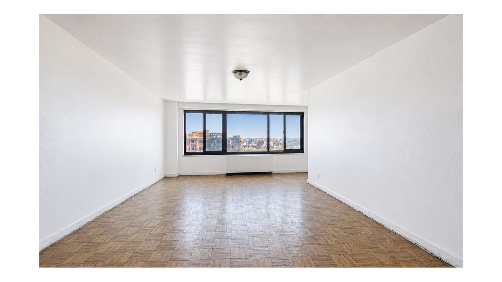 185 Hall Street, Unit 1704