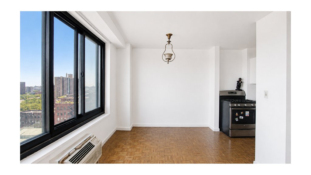 185 Hall Street, Unit 1704 photo 2