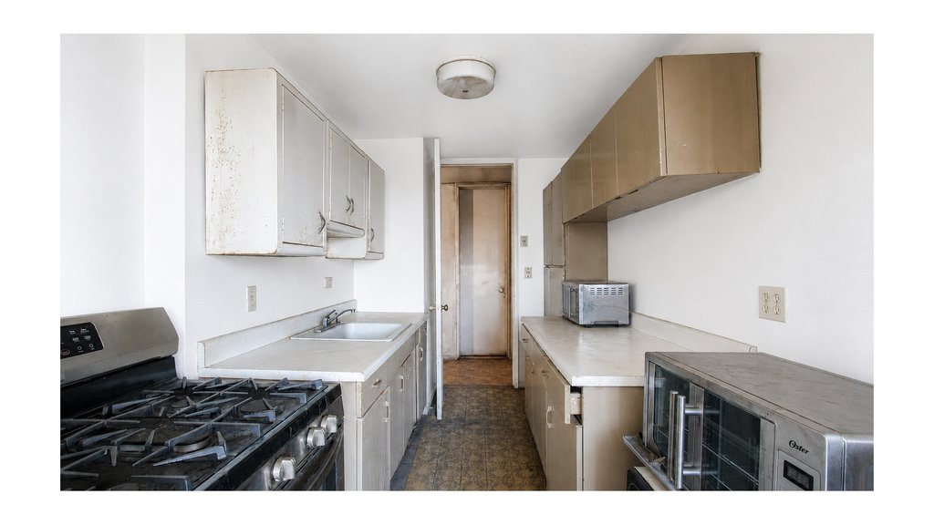 185 Hall Street, Unit 1704 photo 4