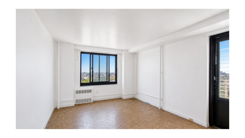185 Hall Street, Unit 1704 photo 5