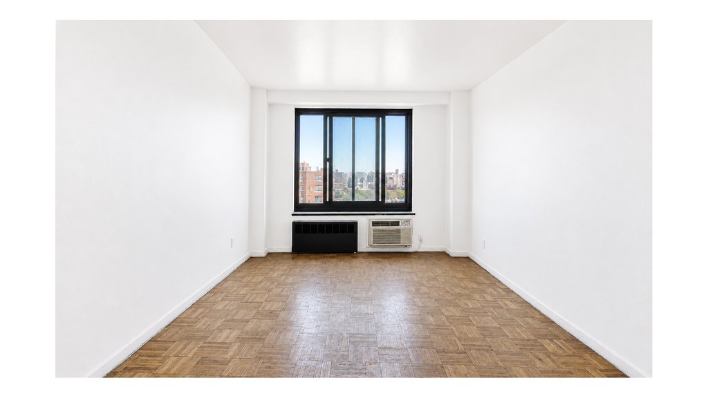 185 Hall Street, Unit 1704 photo 6