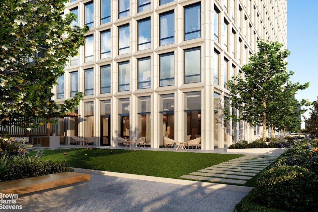 15 West 61st Street, Unit 4D