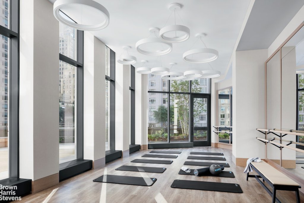 15 West 61st Street, Unit 4D photo 5