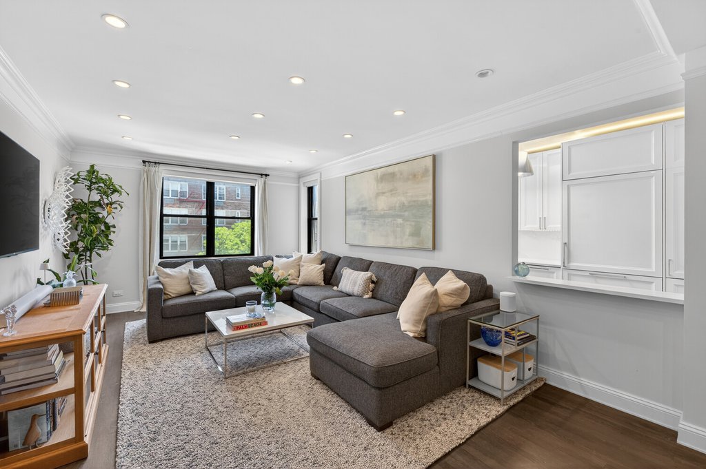 100 West 12th Street, Unit 4K