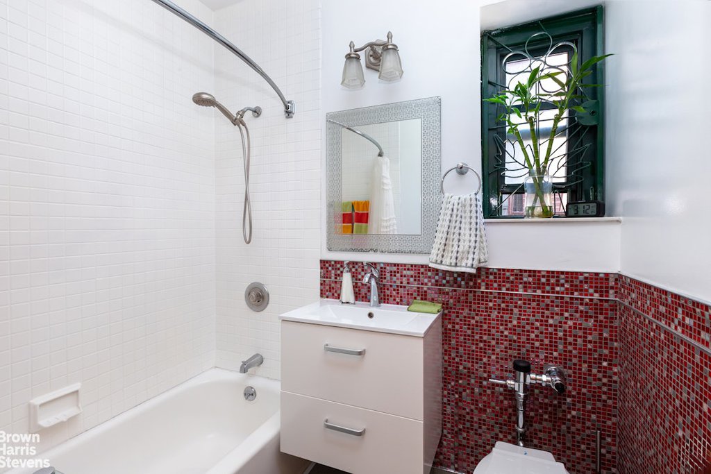 78-11 35th Avenue, Unit 3G photo 5