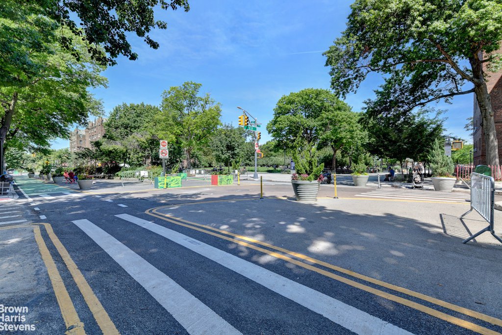 78-11 35th Avenue, Unit 3G photo 10