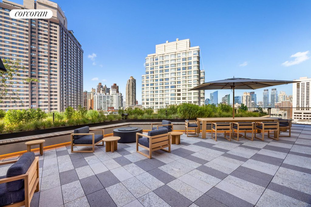 50 West 66th Street, Unit 17F photo 22