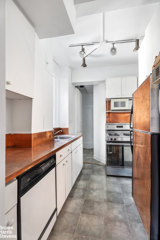 111 East 75th Street, Unit 7A photo 7