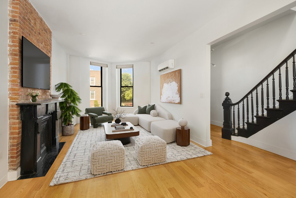 438 Lewis Avenue