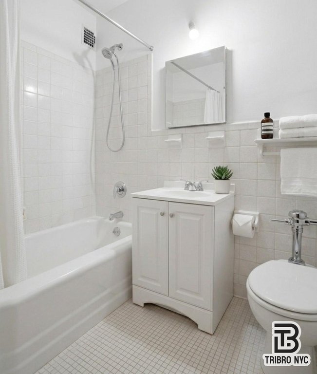 2390 Palisade Avenue, Unit 2F photo 8
