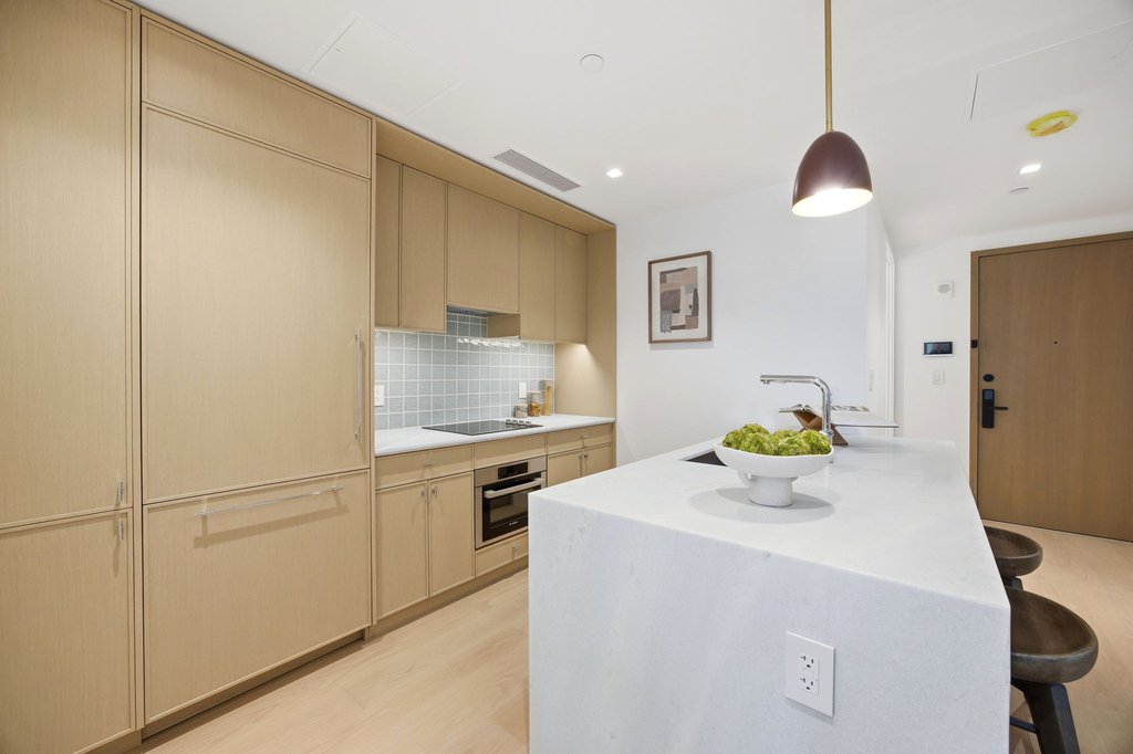 24-01 Queens Plaza North, Unit 2066 photo 4
