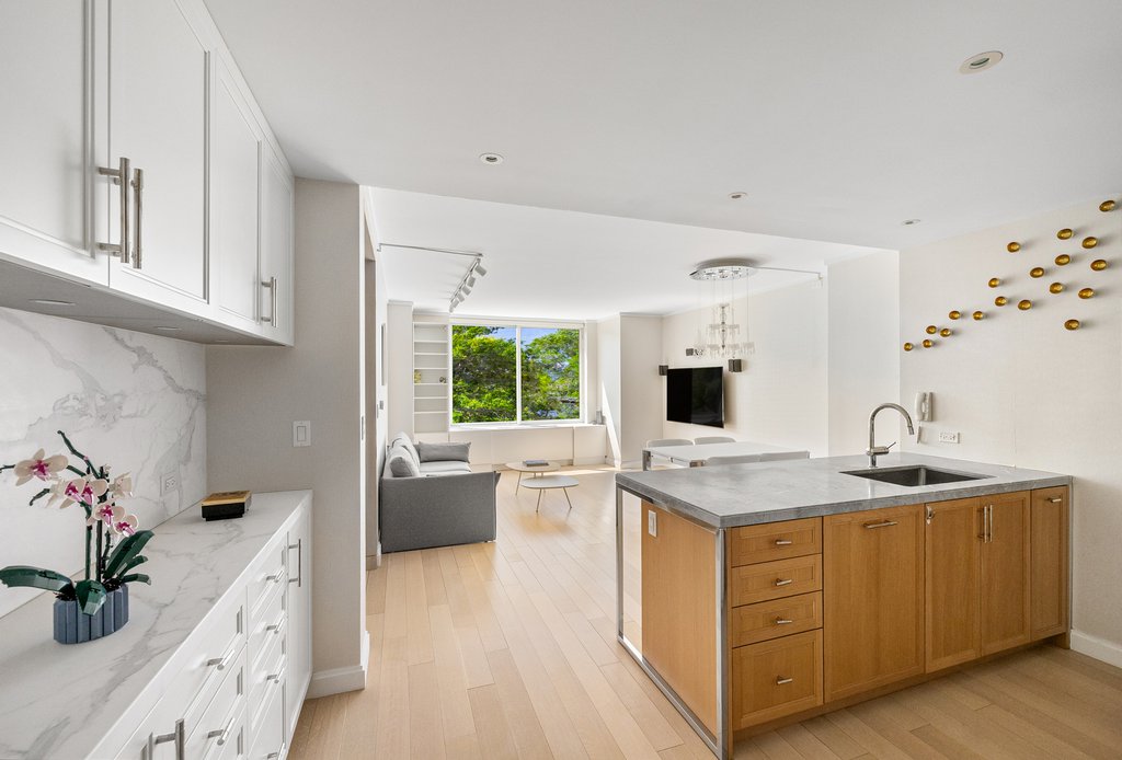 212 Warren Street, Unit 3E