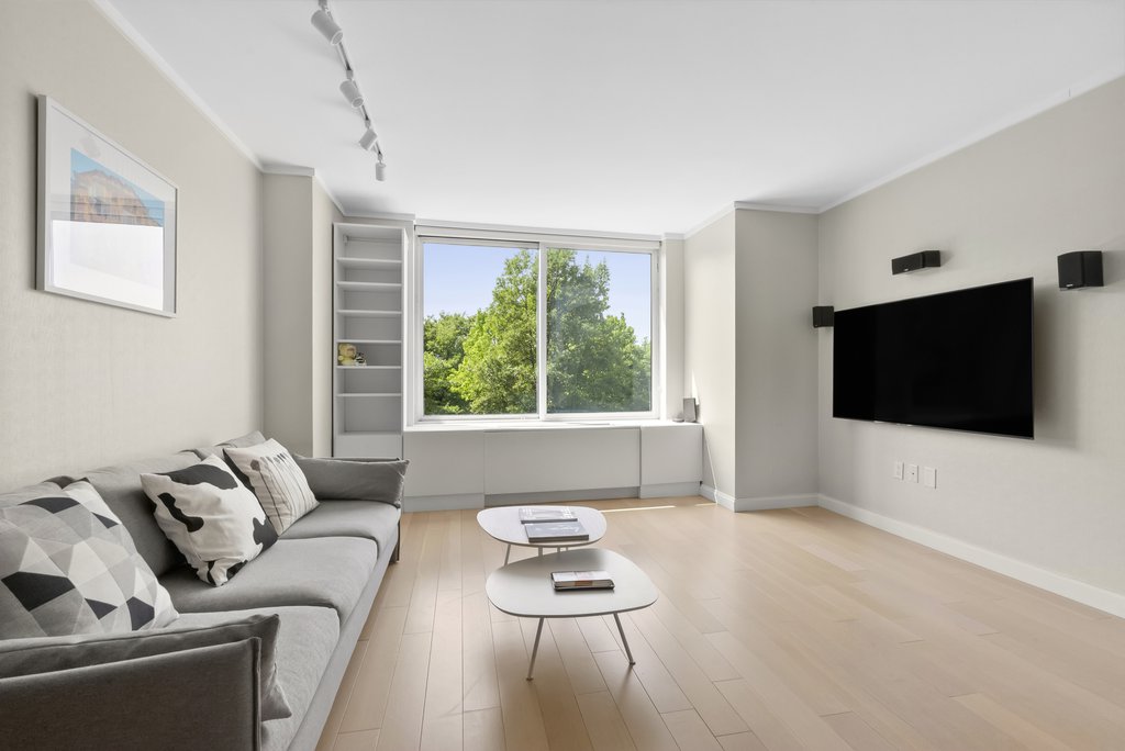 212 Warren Street, Unit 3E photo 2
