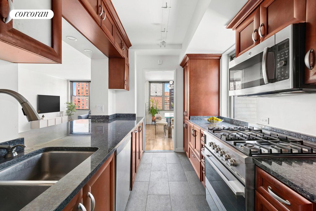500 East 83rd Street, Unit 16M photo 5