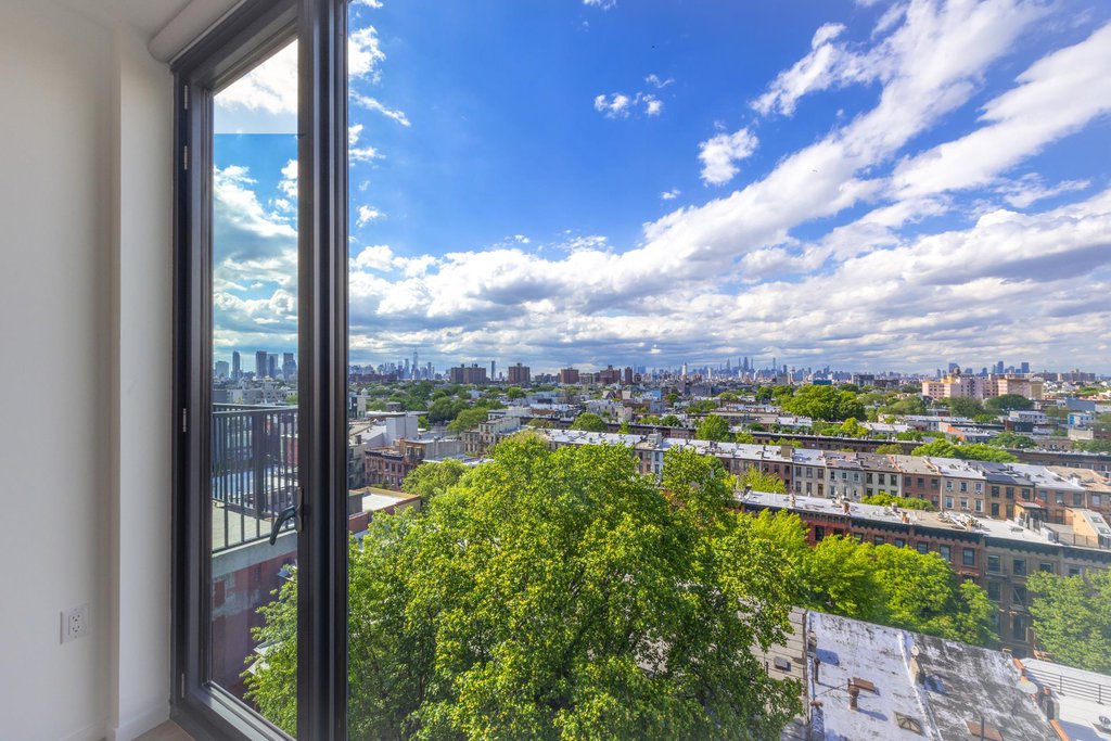 12 Halsey Street, Unit PH129