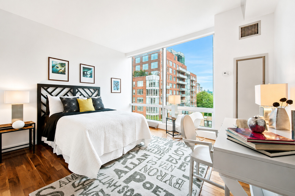 166 West 18th Street, Unit 8B photo 4