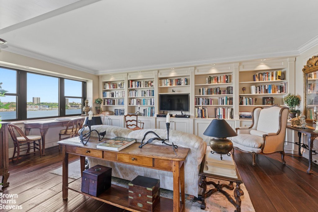 11 Riverside Drive, Unit 11FW photo 2