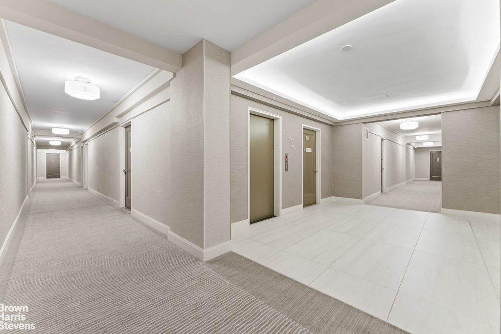 11 Riverside Drive, Unit 11FW photo 10