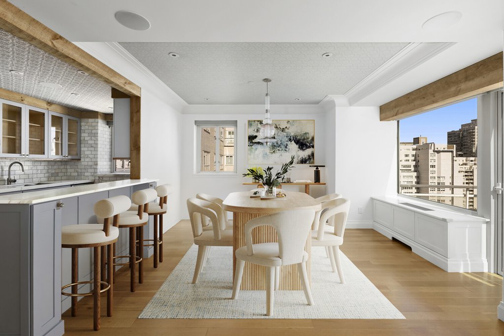 200 East 66th Street, Unit D2005 photo 4
