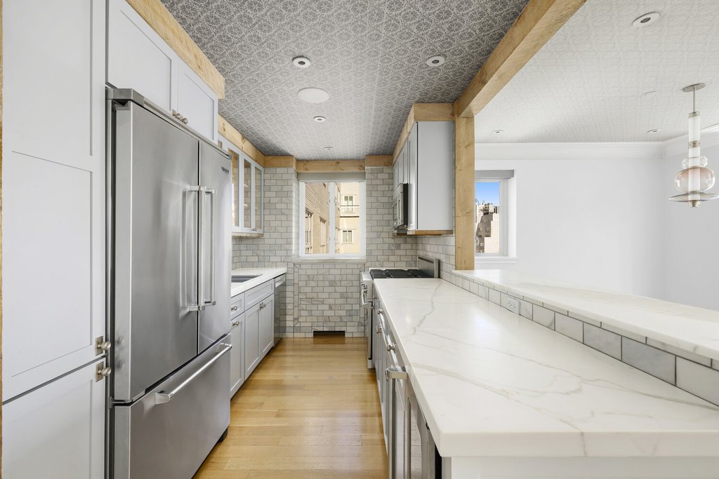 200 East 66th Street, Unit D2005 photo 5