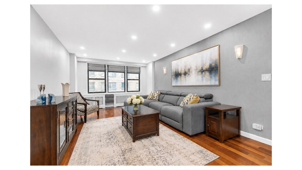 220 East 54th Street, Unit 3C