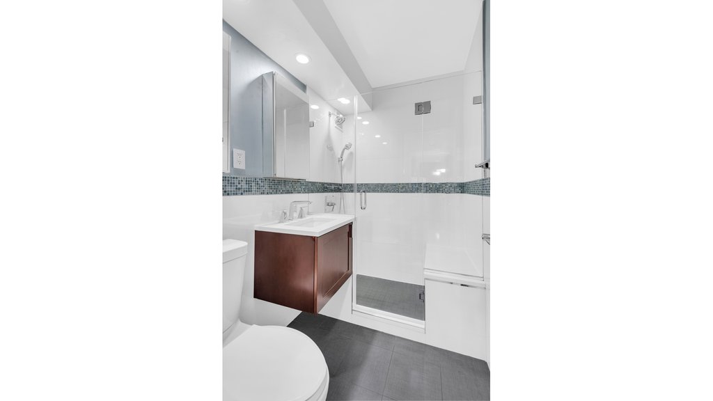 220 East 54th Street, Unit 3C photo 7
