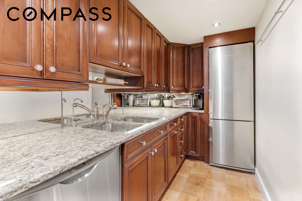 110 East 57th Street, Unit 4FG photo 9