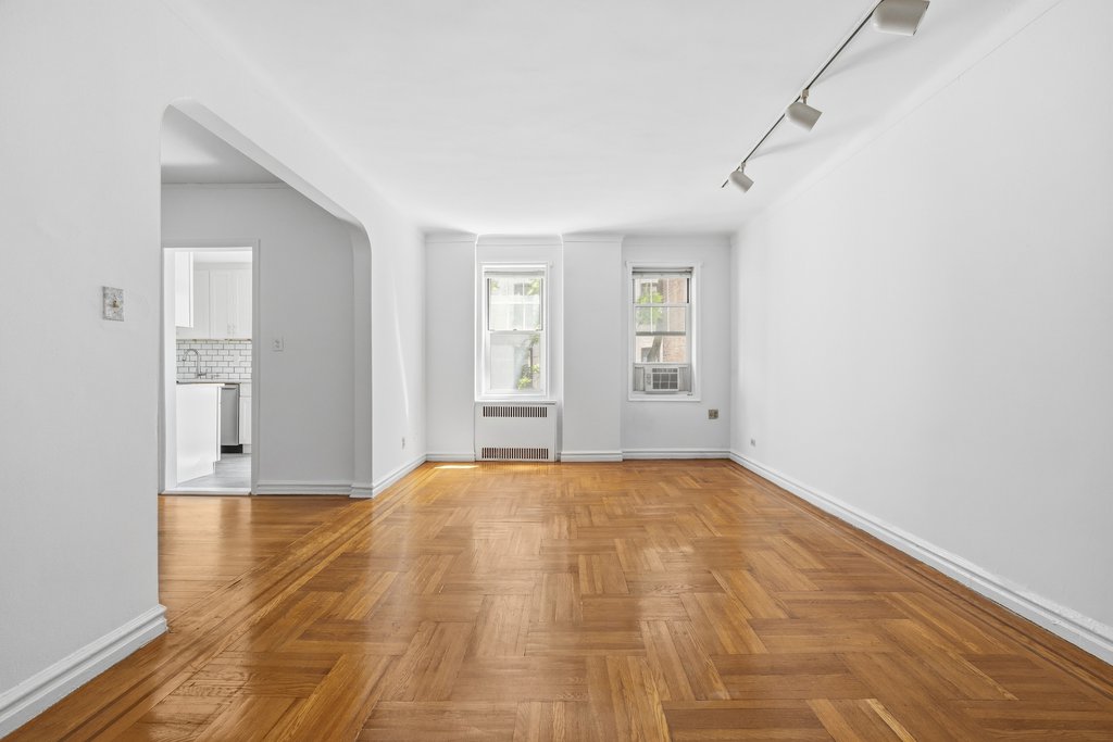 601 East 19th Street, Unit 4M photo 4