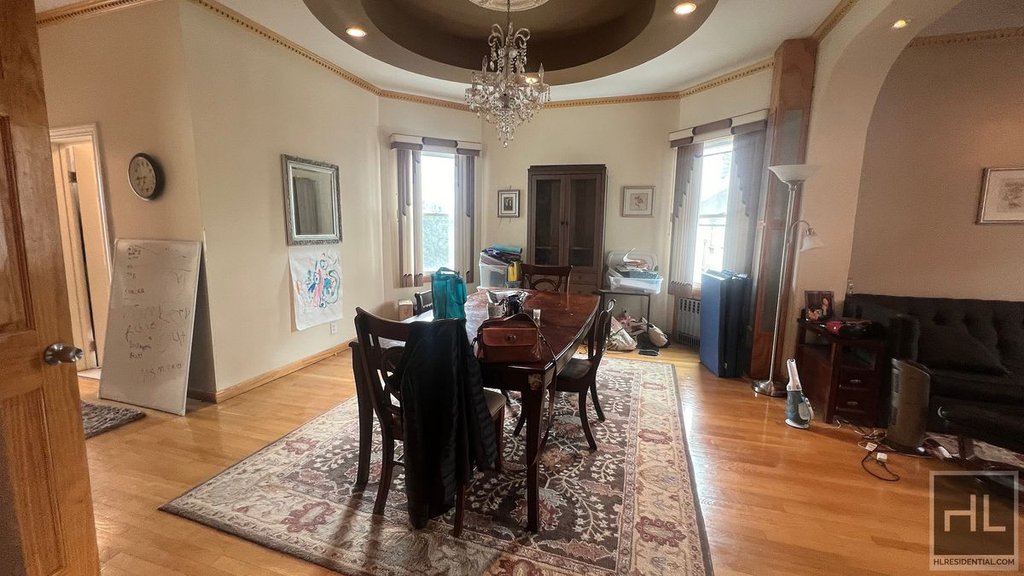 619 East 7th Street, Unit 2 photo 2