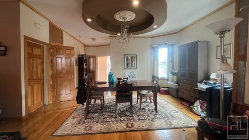619 East 7th Street, Unit 2 photo 3