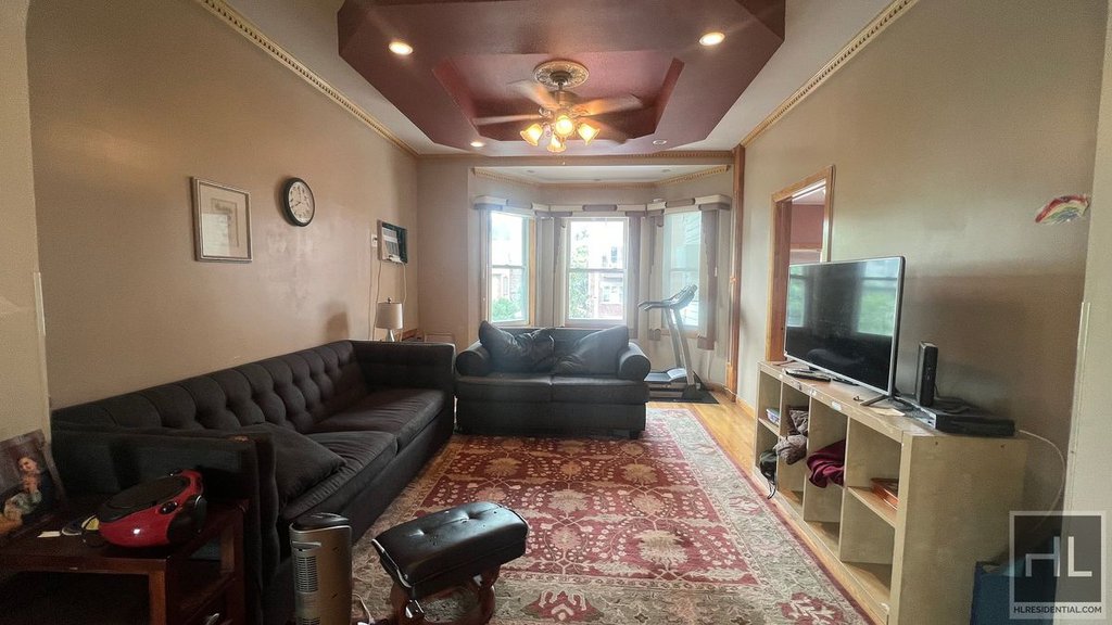 619 East 7th Street, Unit 2 photo 5