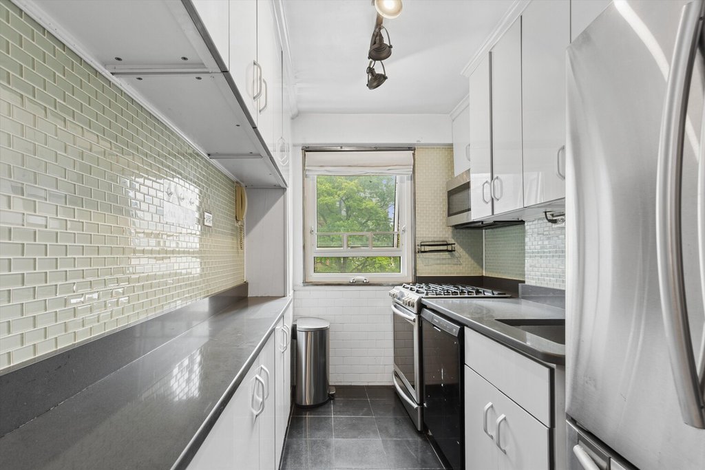 195 Adams street, Unit 4F