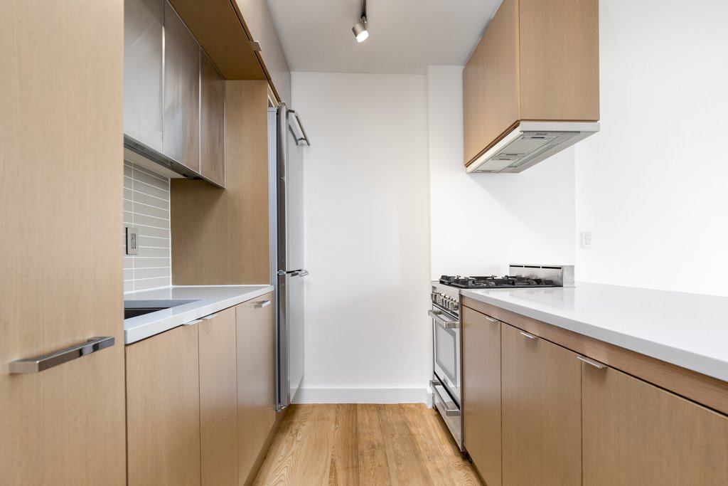 225 Rector Place, Unit 19A photo 4