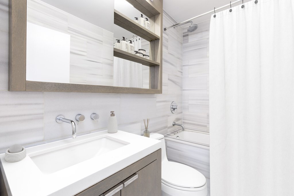 225 Rector Place, Unit 19A photo 9