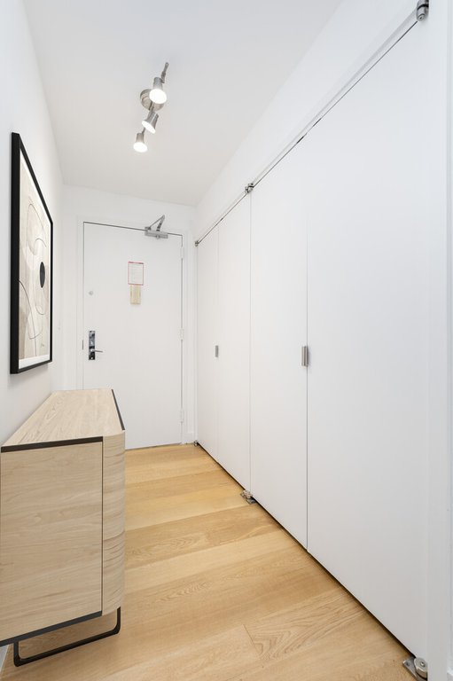 225 Rector Place, Unit 19A photo 10