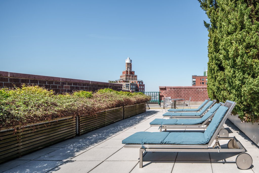 225 Rector Place, Unit 19A photo 16