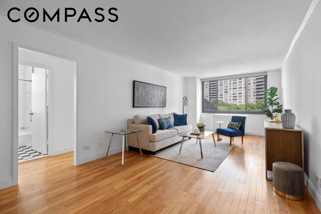 2025 Broadway, Unit 5A photo 2